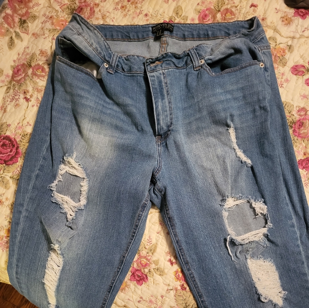 Forever 21 Ripped jeans size 20